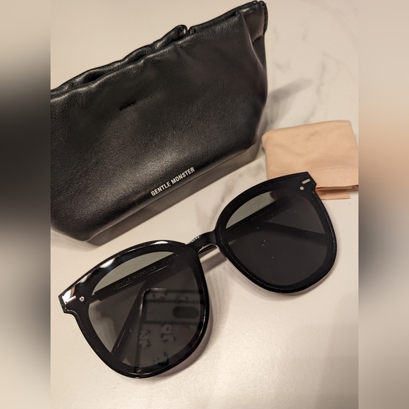 **SOLD** Gentle Monster sunglasses - Six Bears - Picture 1 of 7